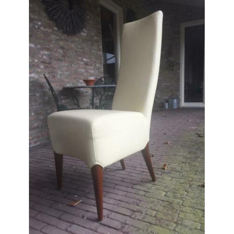 6 roomwitte lederen stoelen. (Echt mooi!).