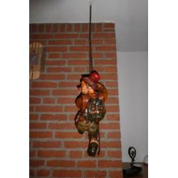 Zeer leuke hangende clown aan koord.