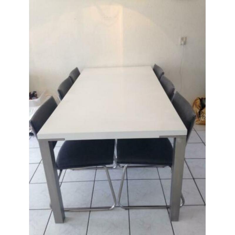 Eettafel 1.80 cm met 6 stoelen