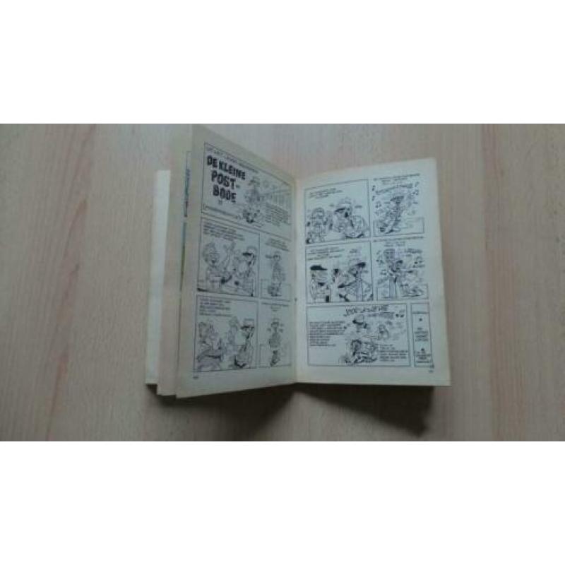PEP PARADE 3. 260 pagina's vol met strips