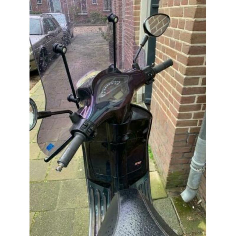 Vespa S Cameleon parelmoer 4t