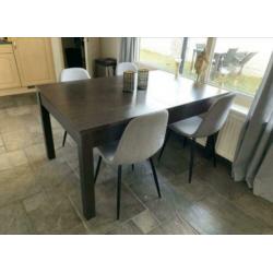 Eettafel uitschuifbaar