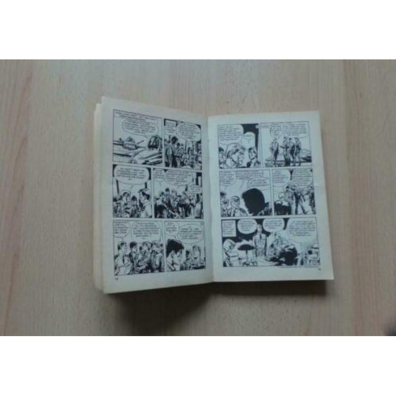 PEP PARADE 3. 260 pagina's vol met strips