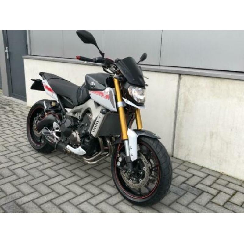 Yamaha Tour MT-09 MT 09 ABS 2014 SHOWROOMSTAAT/LAGE KSMTAND