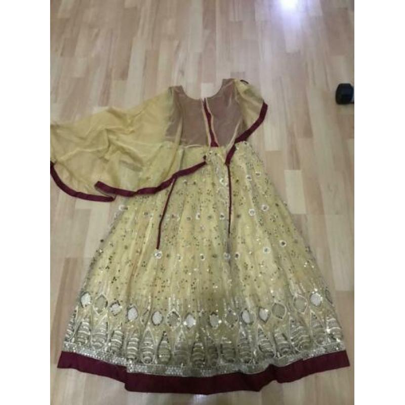 Jurk maat 134
