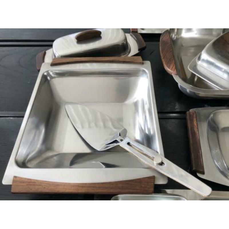 Grote set RVS schalen en bakjes