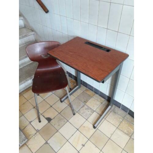 Vintage lessenaar schooltafeltje retro schoolstoel tafeltje