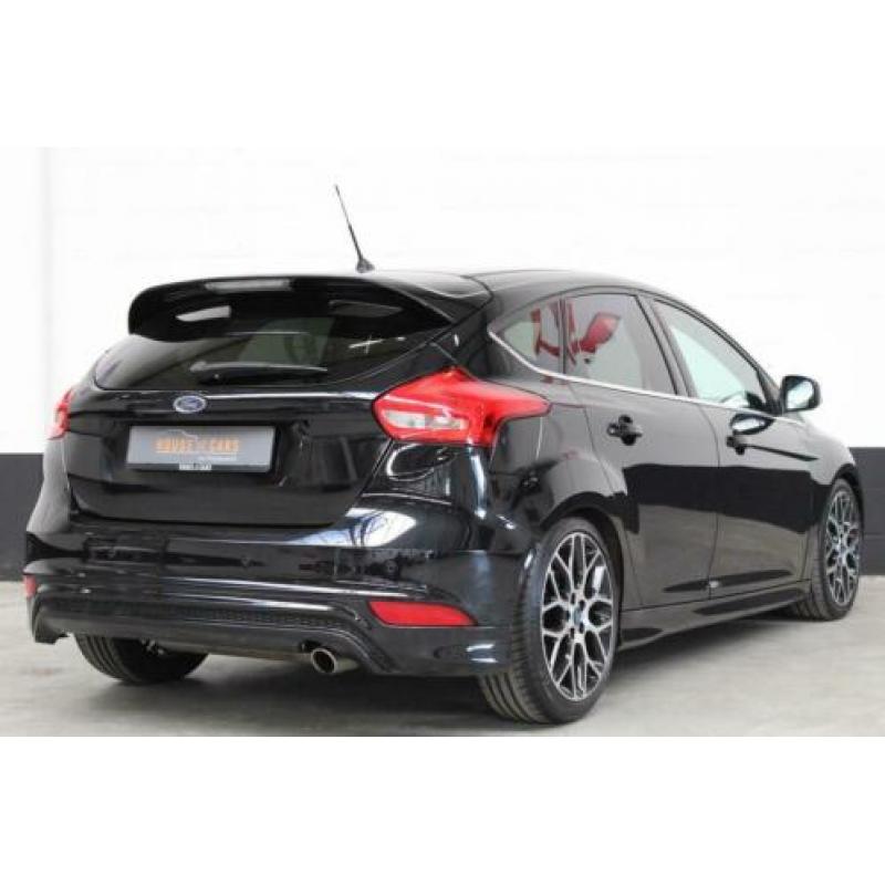 Ford Focus 1.5 182pk ST-Line EXT. |parkeersensoren|stuurwiel