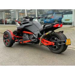 Can-Am Tour Spyder F3 SM6 113 PK 2015 automaat Voetrem