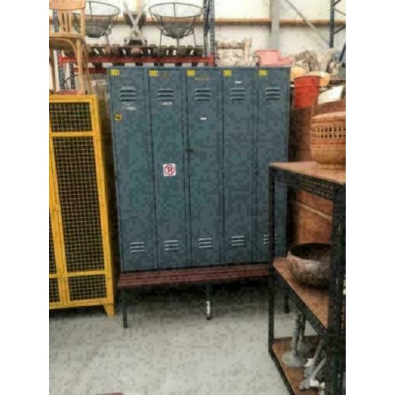 Lockerkast met bankje