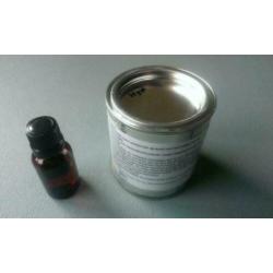 Hypalon lijm voor rubberboten. Blik 240 gr. € 23,95.