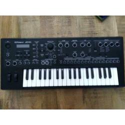 Roland DJ controller + JDXI Synthesizer