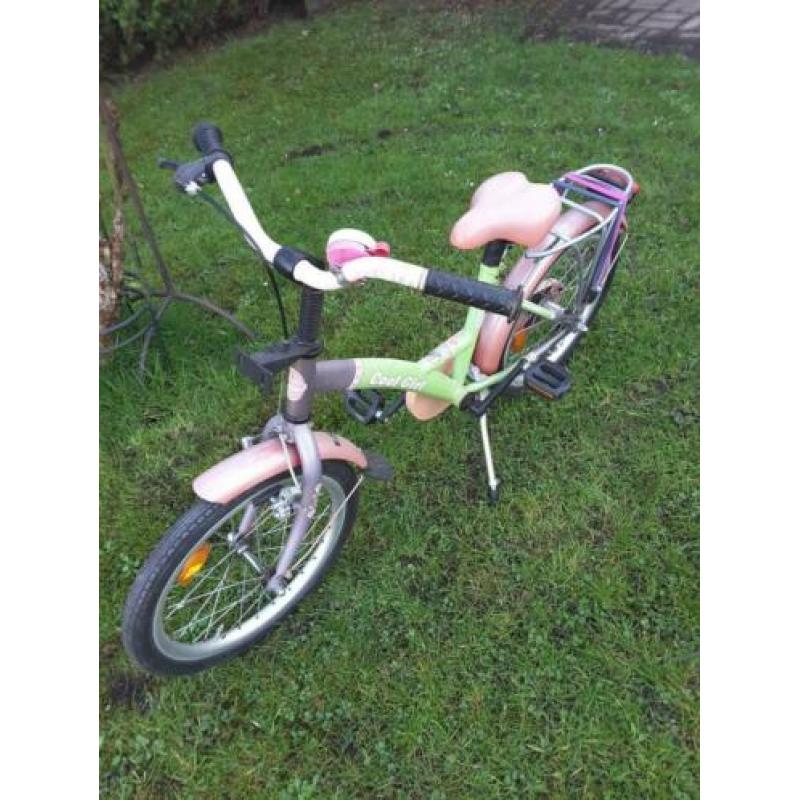 Mooie meisjesfiets