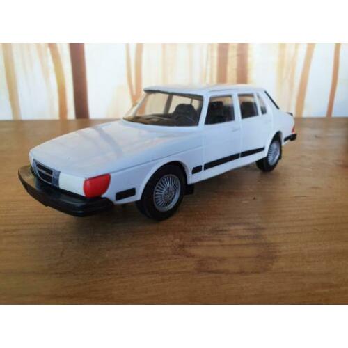 Stahlberg Saab 900 turbo plastik wit 1:20 1982