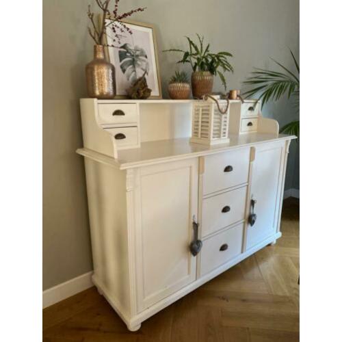 Leuk wit grenen dressoir