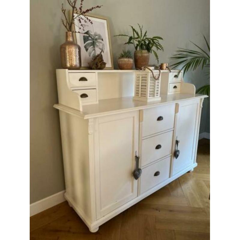 Leuk wit grenen dressoir