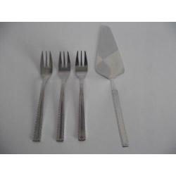 Te koop 3 st SBS Solingen RVS 18/10 gebak vorkjes: 13,5 cm