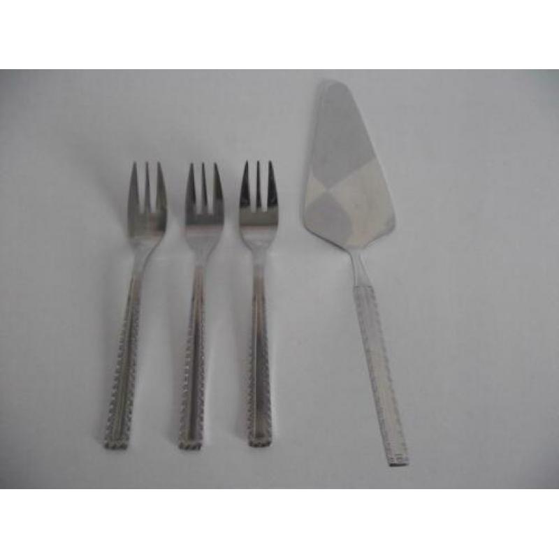 Te koop 3 st SBS Solingen RVS 18/10 gebak vorkjes: 13,5 cm