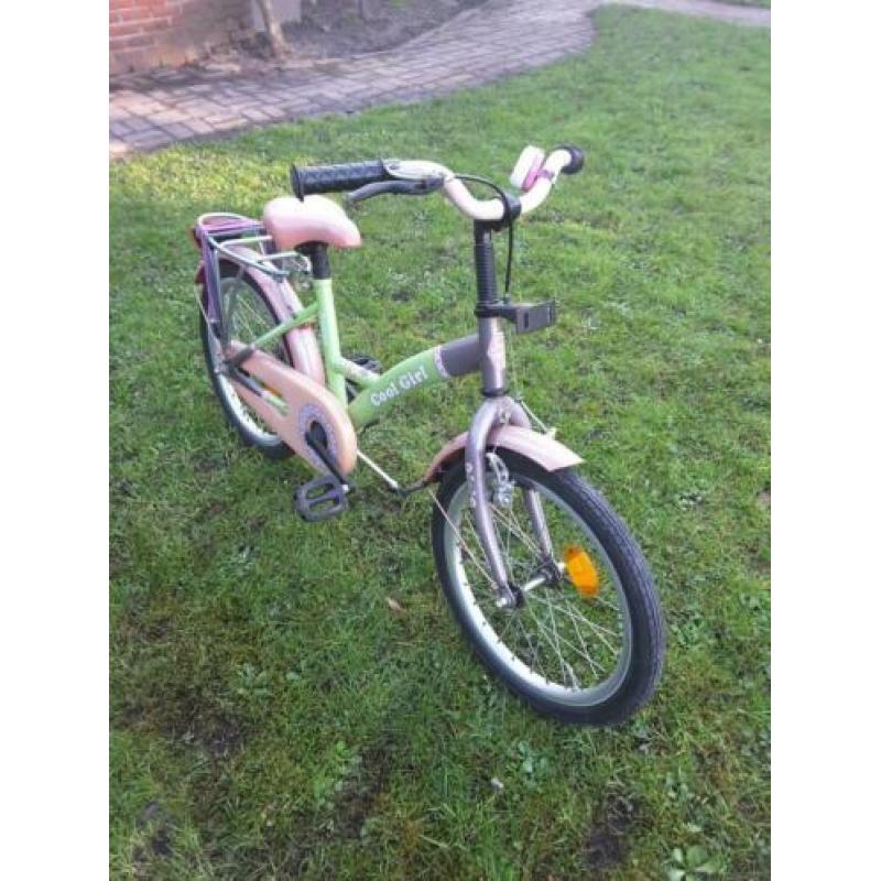 Mooie meisjesfiets