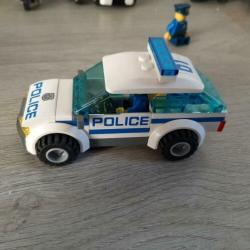 compleet politiebureau met bouwtekeningen.