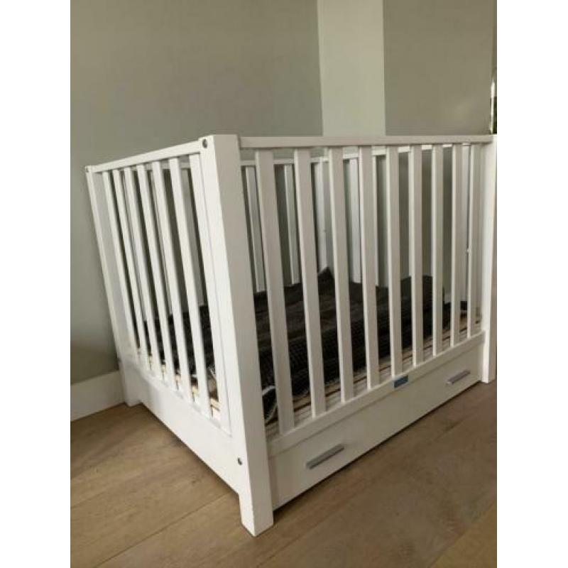 Bopita box met lade en Koeka boxkleed