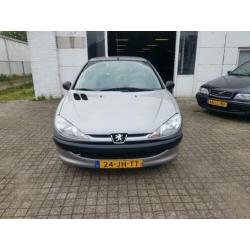 Peugeot 206 1.4 XR,Met nieuw APK