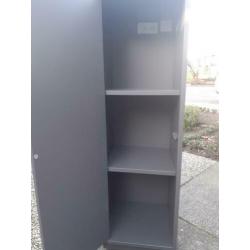Twee Ikea kasten in grijs, nauwelijks gebruikt