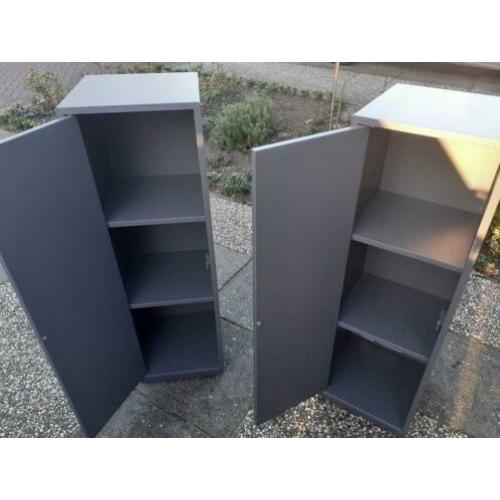 Twee Ikea kasten in grijs, nauwelijks gebruikt