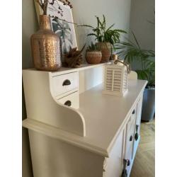 Leuk wit grenen dressoir