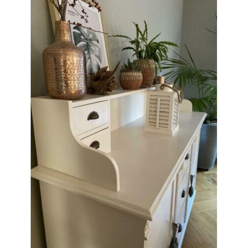 Leuk wit grenen dressoir