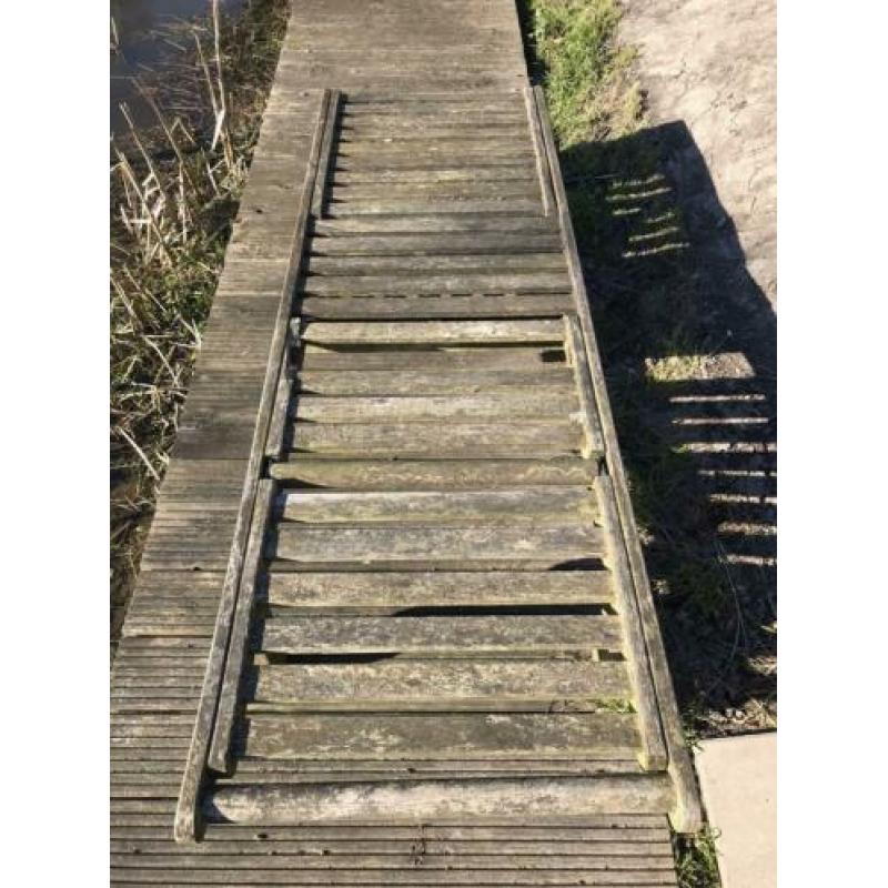 Ligbed hout verstelbaar met tafeltje opknapper