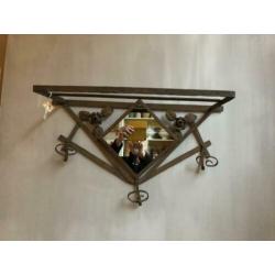 Antieke metalen kapstok