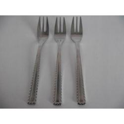 Te koop 3 st SBS Solingen RVS 18/10 gebak vorkjes: 13,5 cm