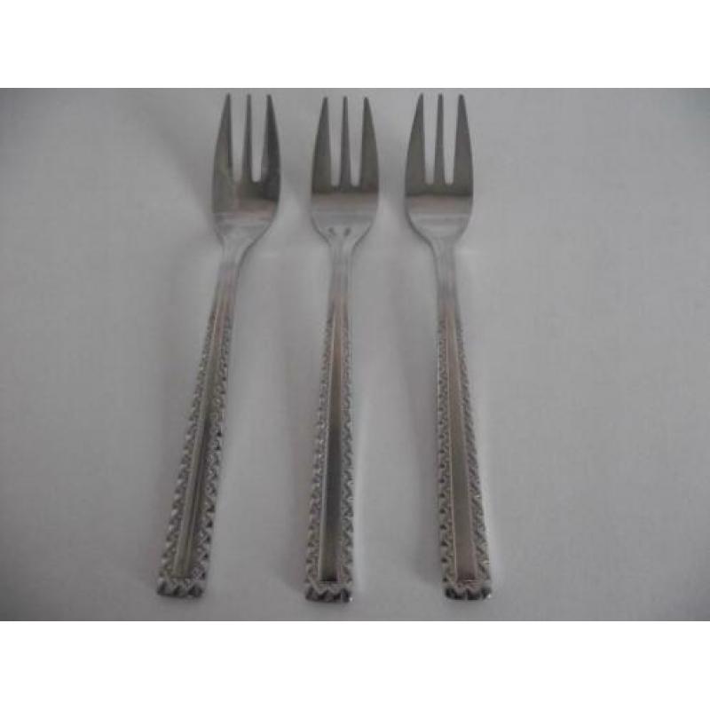 Te koop 3 st SBS Solingen RVS 18/10 gebak vorkjes: 13,5 cm