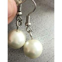 Witte parel oorbellen