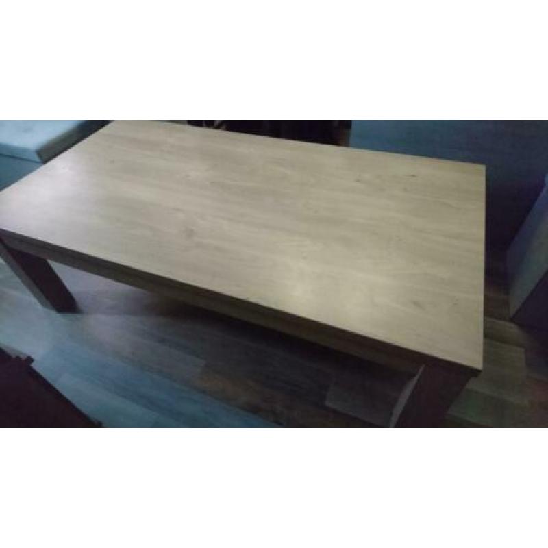 Mooi salontafel.