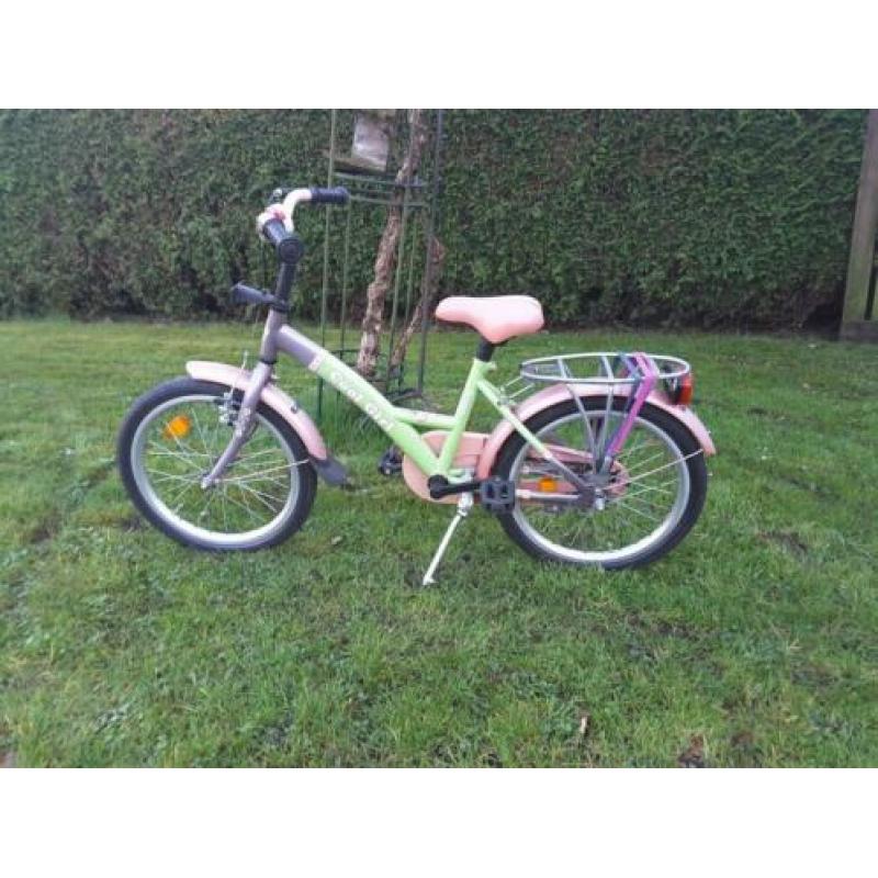 Mooie meisjesfiets