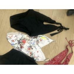 Badpakken 42 h&m trend zwart bloemen wit rood bruin halter