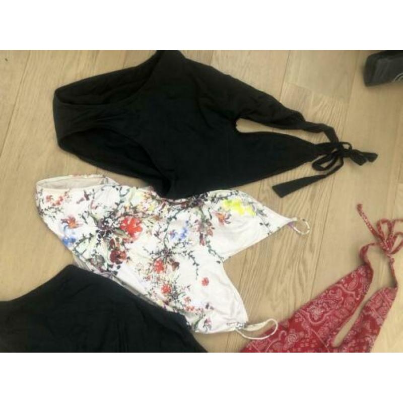 Badpakken 42 h&m trend zwart bloemen wit rood bruin halter