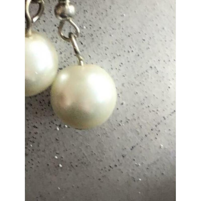 Witte parel oorbellen