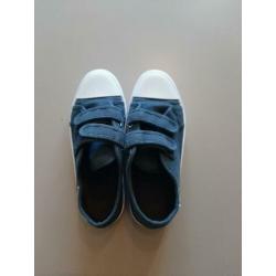 Meisjes slippers en schoenen maat 33 en 34
