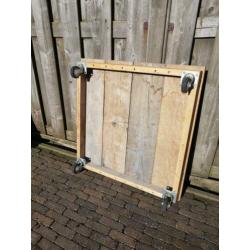 Salontafel steigerhout. MOET WEG