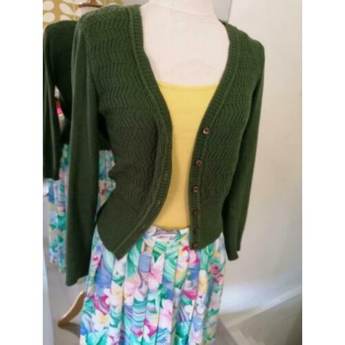 Wow to go vestje, vintage rokjes, leuke retro zomerse items,