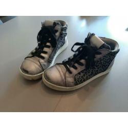 Meisjes slippers en schoenen maat 33 en 34