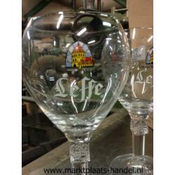 Leffe glazen met mooie voet 33cl (a26)49