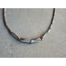 elegante zilveren ketting met grote parelmoer hanger