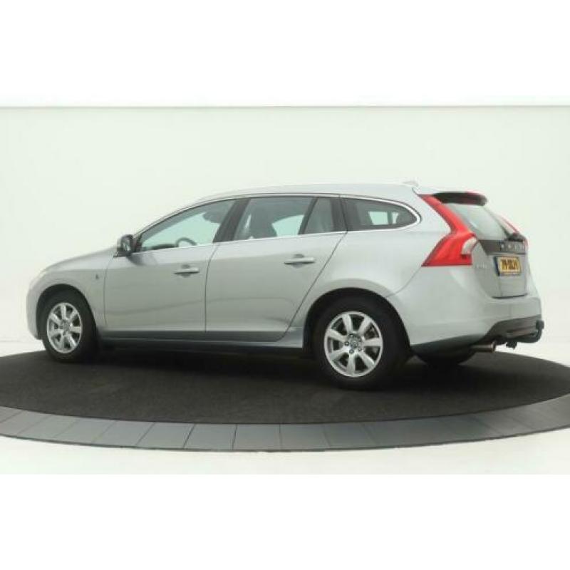 Volvo V60 1.6 T3 Ocean Race | 2e eigenaar | Leder | Navigati