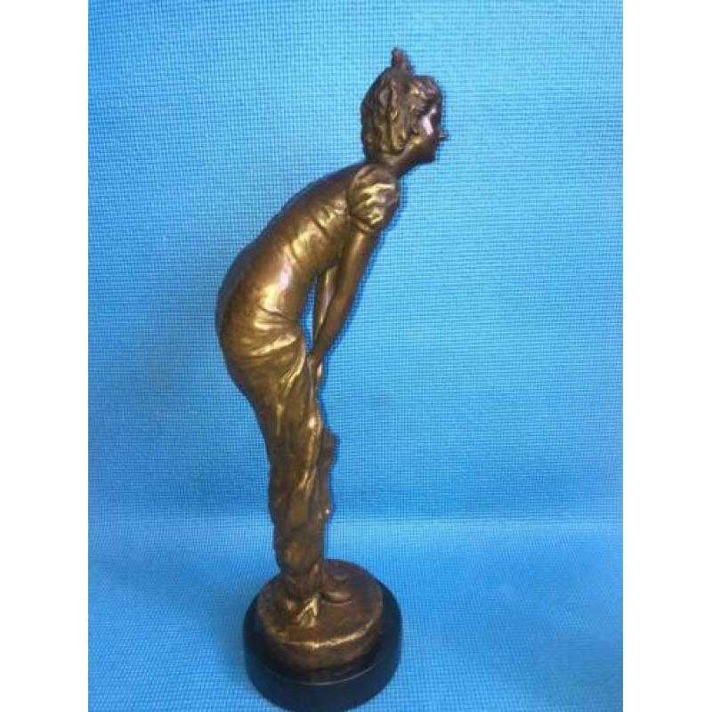 Bronzen beeld naar Eugene Lancere