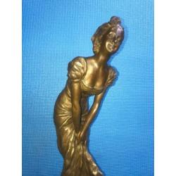 Bronzen beeld naar Eugene Lancere