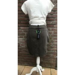Zoso groen ?? army legergroene rok maat M/38. nieuw